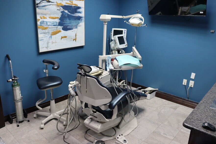 More Photos Of 1507 S Hiawassee Rd, Orlando Medical For Lease