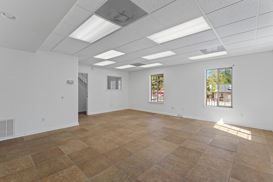 More Photos Of 31961 Hilltop Blvd, Running Springs Loft Creative Space For Sale