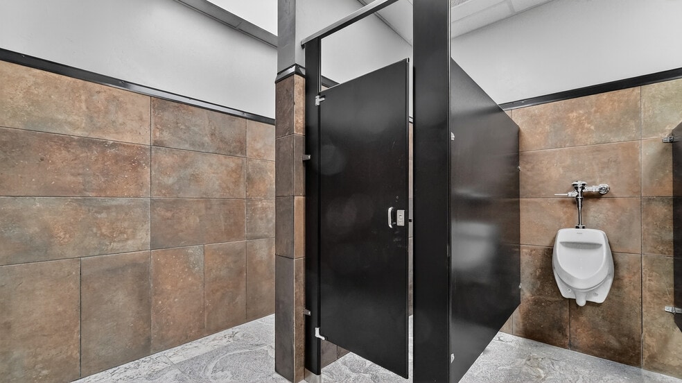 More Photos Of 16510 W Basin St, Odessa Warehouse For Sale