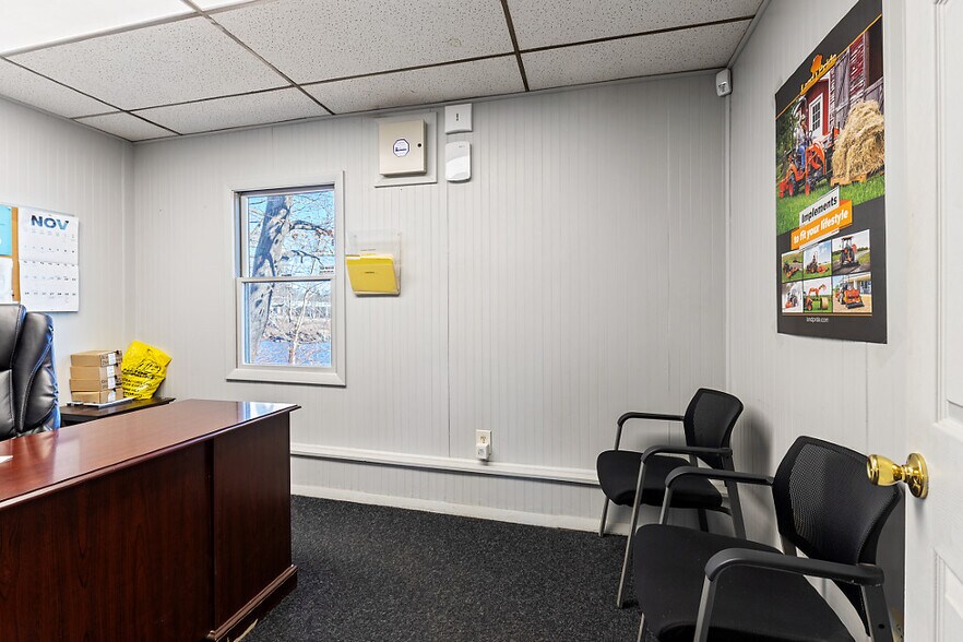 More Photos Of 350 Upper Main St, Fairfield Service For Sale