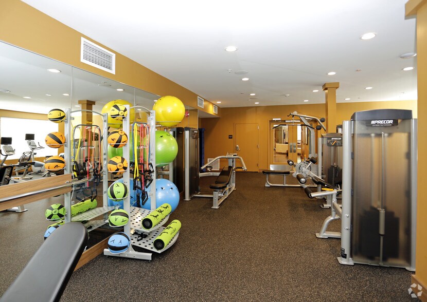 More Photos Of 56 Broad St, Bloomfield Apartments For Lease