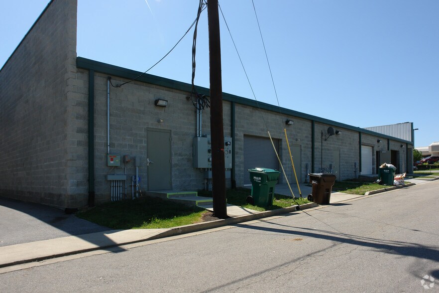 More Photos Of 2201-2213 Lexington Rd, Nicholasville Unknown For Lease