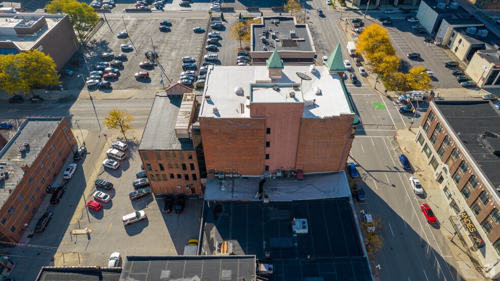 More Photos Of 172-176 E State St, Columbus Office For Lease