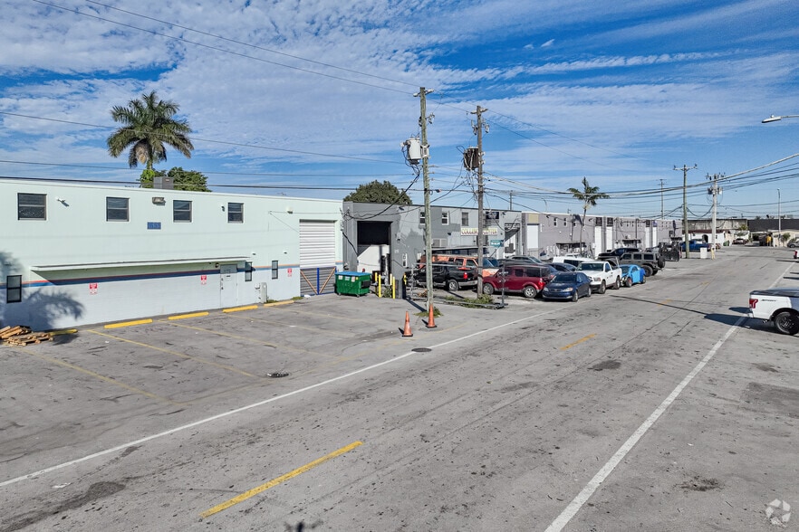 More Photos Of 1612-1646 W 31st Pl, Hialeah Unknown For Lease
