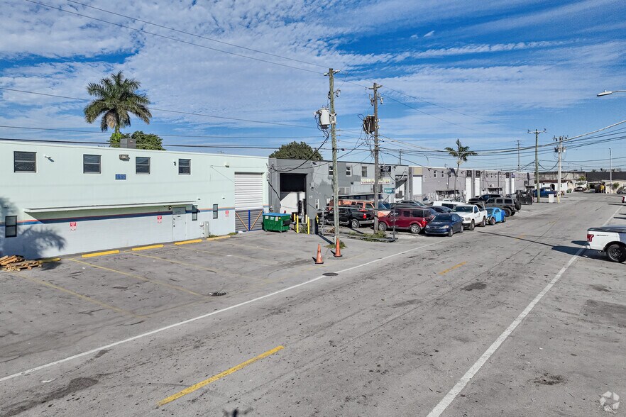 More Photos Of 1612-1646 W 31st Pl, Hialeah Unknown For Lease
