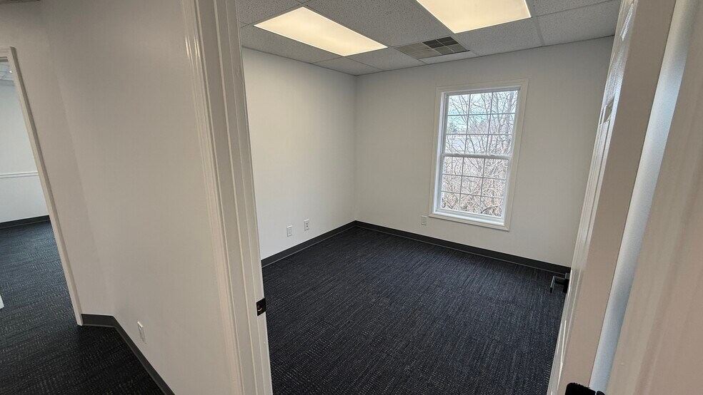 More Photos Of 11801 Brinley Ave, Louisville Medical For Lease