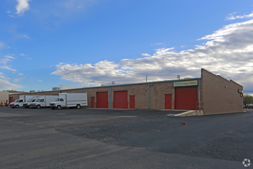 More Photos Of 3760-3770 S Park Ave, Tucson Showroom For Sale