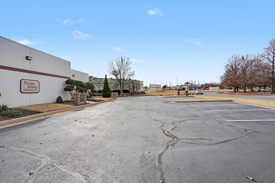 More Photos Of 3103 S Juniper Ave, Broken Arrow Office For Lease
