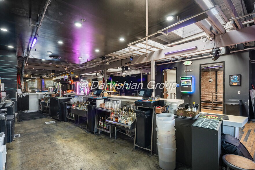 More Photos Of 515 N Main St, Santa Ana Restaurant For Sale
