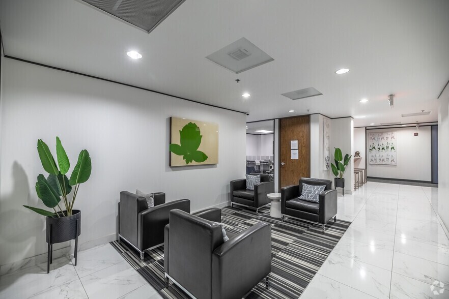 More Photos Of 505 N Sam Houston Pky E, Houston Unknown For Lease