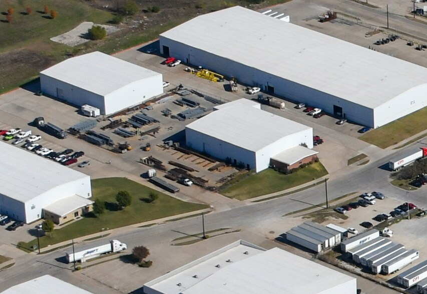 More Photos Of 3621 Shelby Ln, Denton Manufacturing For Lease