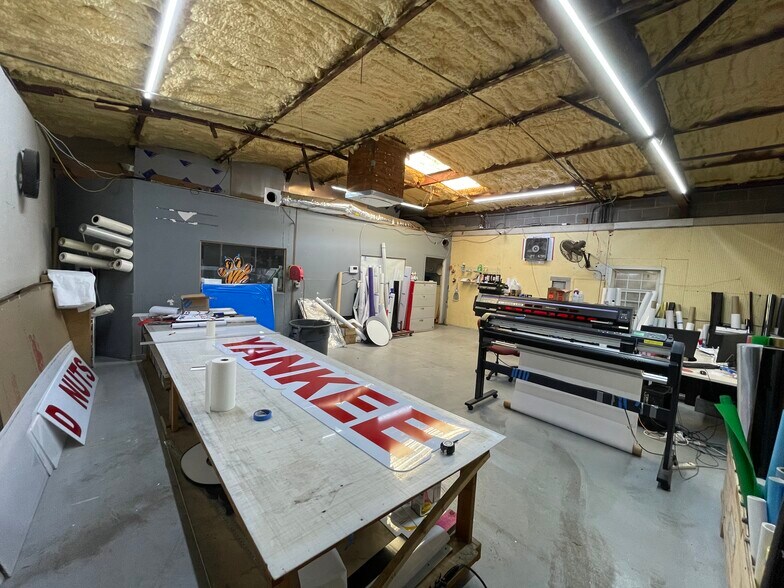 More Photos Of 7636 Clarewood Dr, Houston Industrial For Sale
