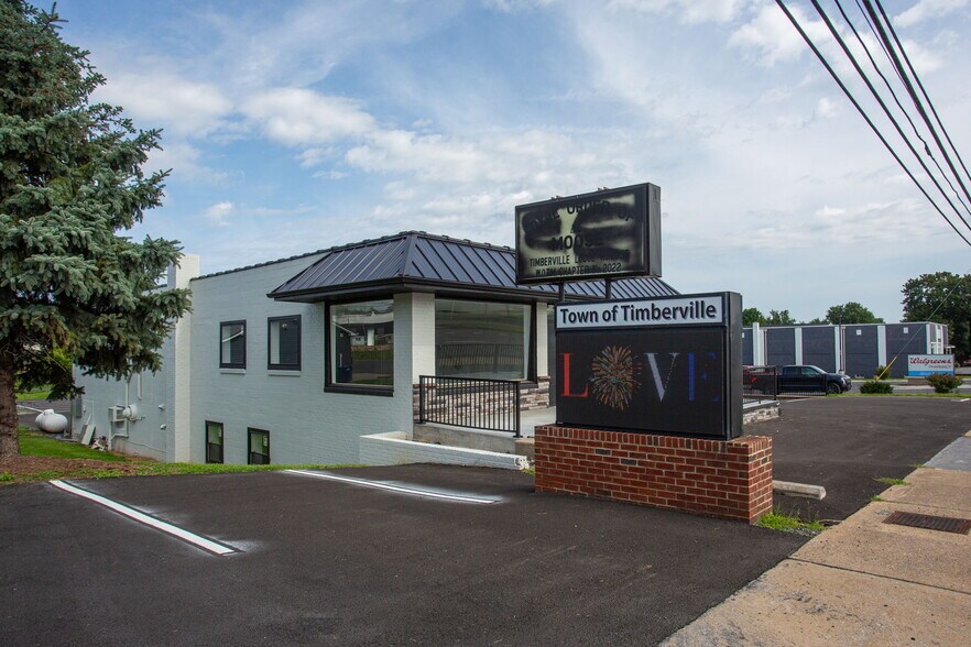 More Photos Of 384 Main st, Timberville Freestanding For Lease