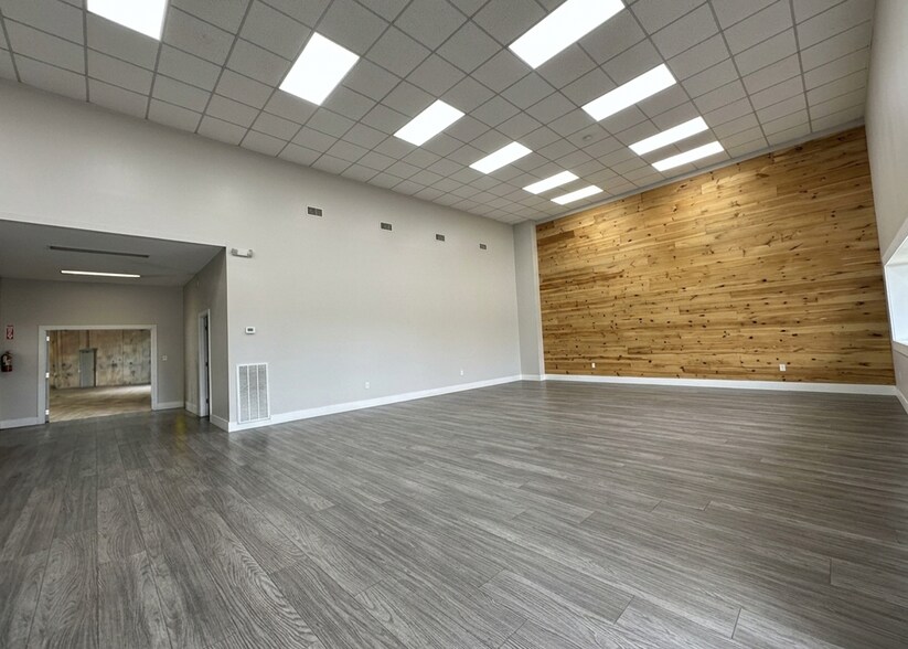 More Photos Of 2227 Gulf Fwy, League City Warehouse For Sale