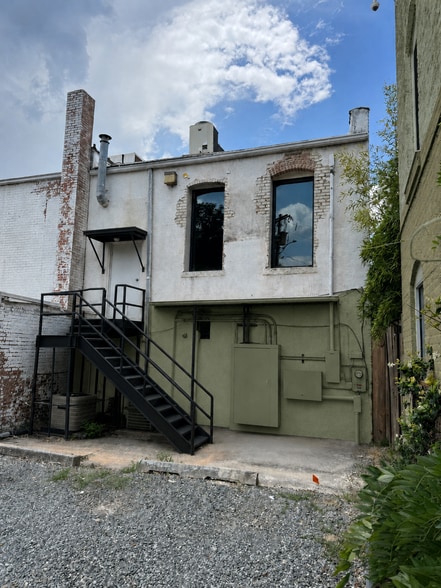 More Photos Of 519 S Elm St, Greensboro Storefront For Lease