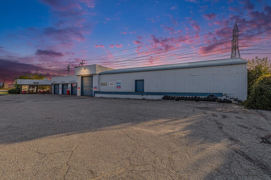 More Photos Of G4112 S Dort Hwy, Burton Auto Repair For Sale