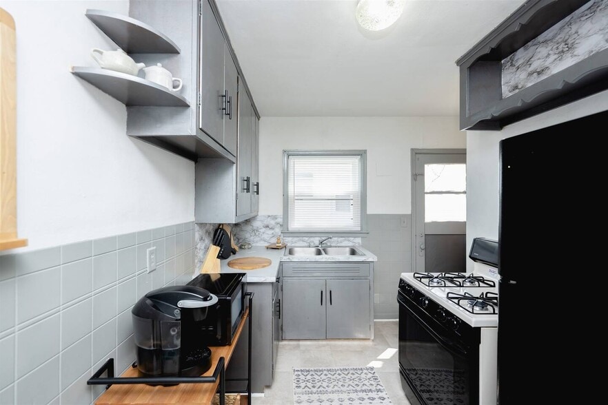 More Photos Of 6306 Urbandale Ave, Des Moines Multifamily For Sale