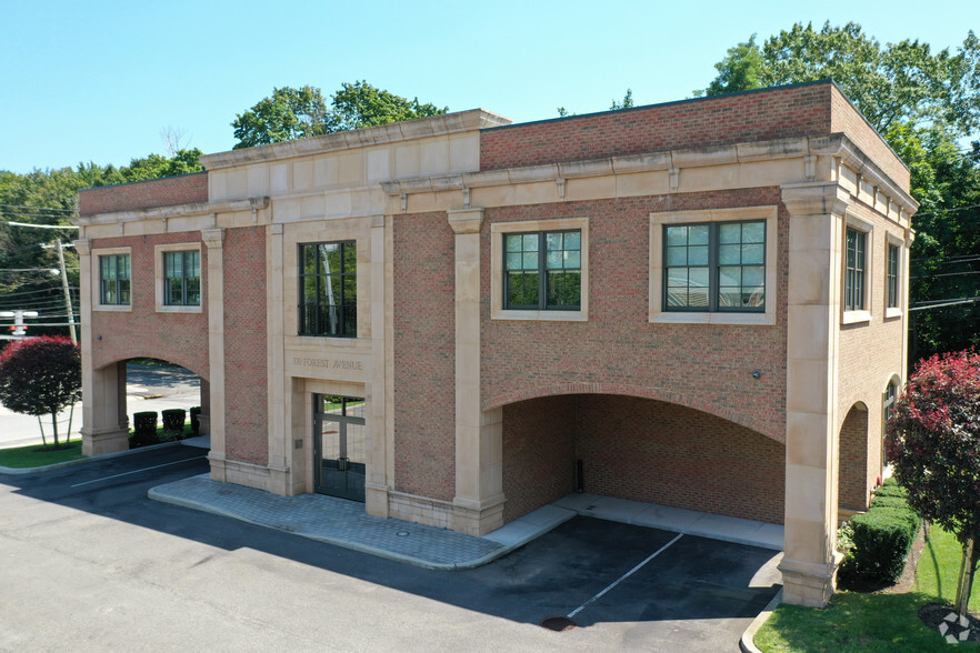 Primary Photo Of 330 Forest Ave, Locust Valley Medical For Lease