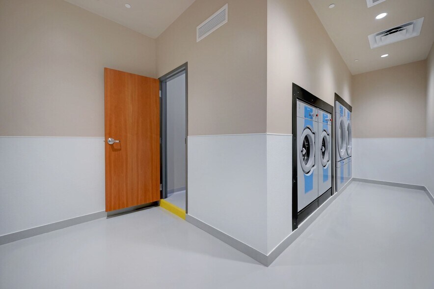 More Photos Of 3610-3626 West Ave, San Antonio Office For Sale