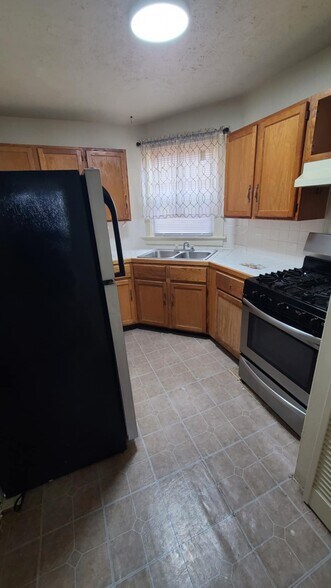 More Photos Of 55-57 E Main St, Alliance Apartments For Sale
