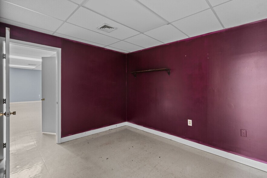 More Photos Of 40-82 N Main St, Pascoag Unknown For Lease