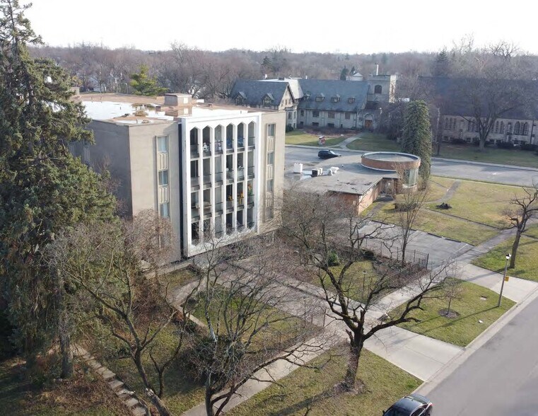 More Photos Of 1647 S Cove Blvd, Toledo Apartments For Sale