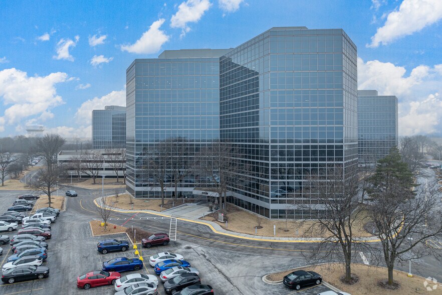 Primary Photo Of 4 Westbrook Corporate Ctr, Westchester Business Park For Lease