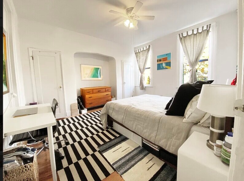 More Photos Of 141 Conselyea St, Brooklyn Multifamily For Sale