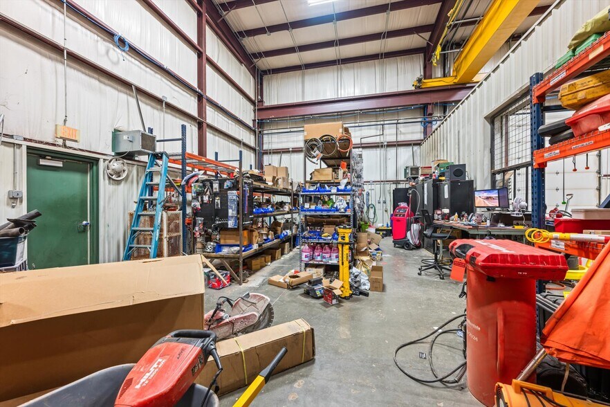 More Photos Of 12400 S Sunnylane Rd, Moore Manufacturing For Lease
