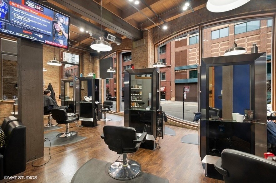 More Photos Of 401 W Ontario St, Chicago Loft Creative Space For Sale