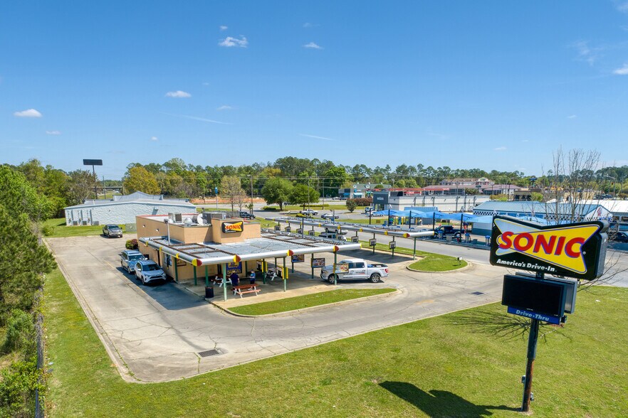 Primary Photo Of 711 E Alice St, Bainbridge Fast Food For Sale