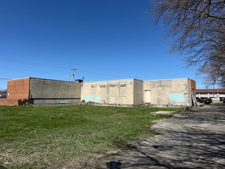 More Photos Of 5900 N Dixie Dr, Dayton Flex For Sale