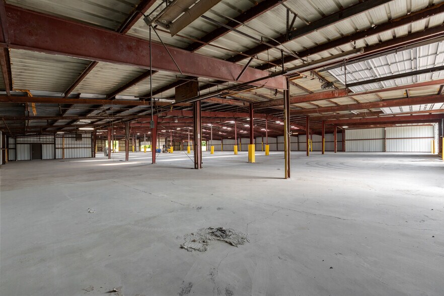 More Photos Of 240 E Park St, Guthrie Industrial For Lease