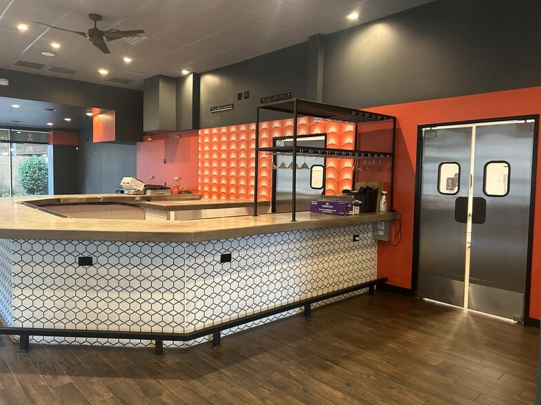 More Photos Of 1701 Payne St, Dallas Apartments For Lease