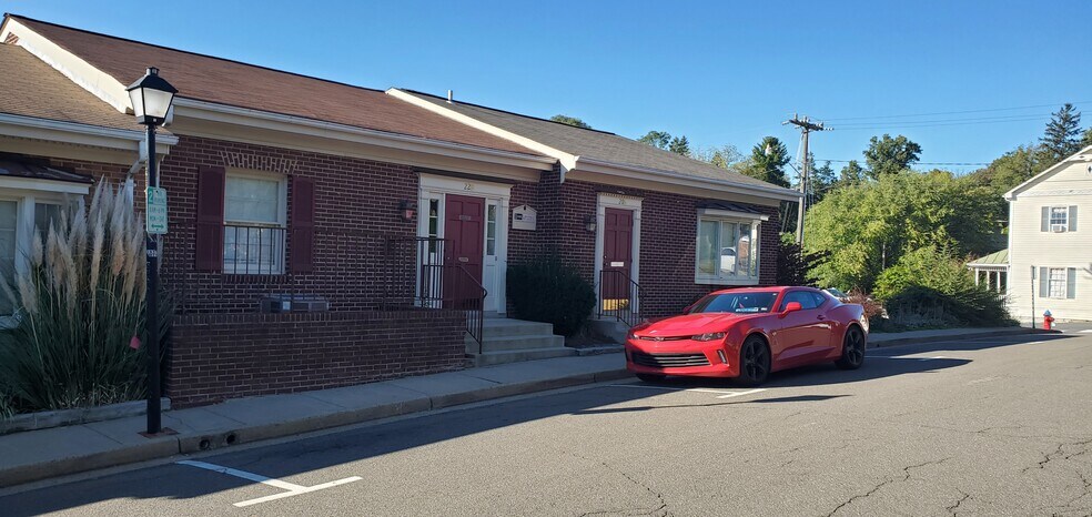 More Photos Of 22B John Marshall St, Warrenton Office For Lease