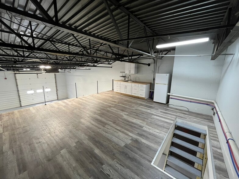 More Photos Of 108 Clematis Ave, Waltham Unknown For Lease