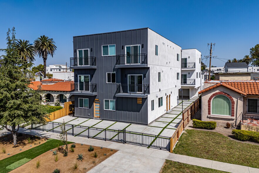 Primary Photo Of 2010 S Dunsmuir Ave, Los Angeles Multifamily For Sale