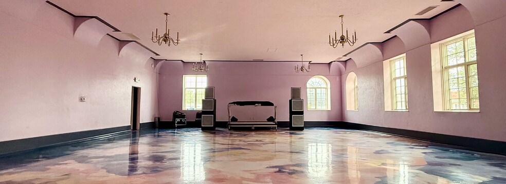 More Photos Of 615 SE Alder St, Portland General Retail For Sale