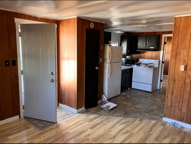 More Photos Of 5 Beverly Ln, Marissa Apartments For Sale