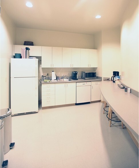 More Photos Of 599 Bridgeway, Sausalito Office For Lease