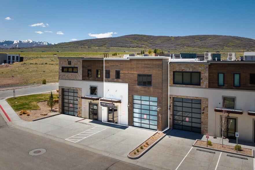 More Photos Of 4554 Forestdale Dr, Park City Light Manufacturing For Sale