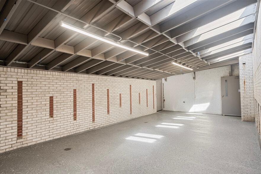 More Photos Of 6363 Lincoln Hwy, Matteson Office For Sale