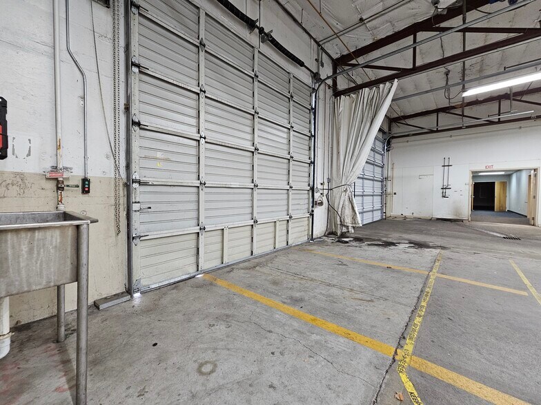 More Photos Of 1790 Front St NE, Salem Service For Lease