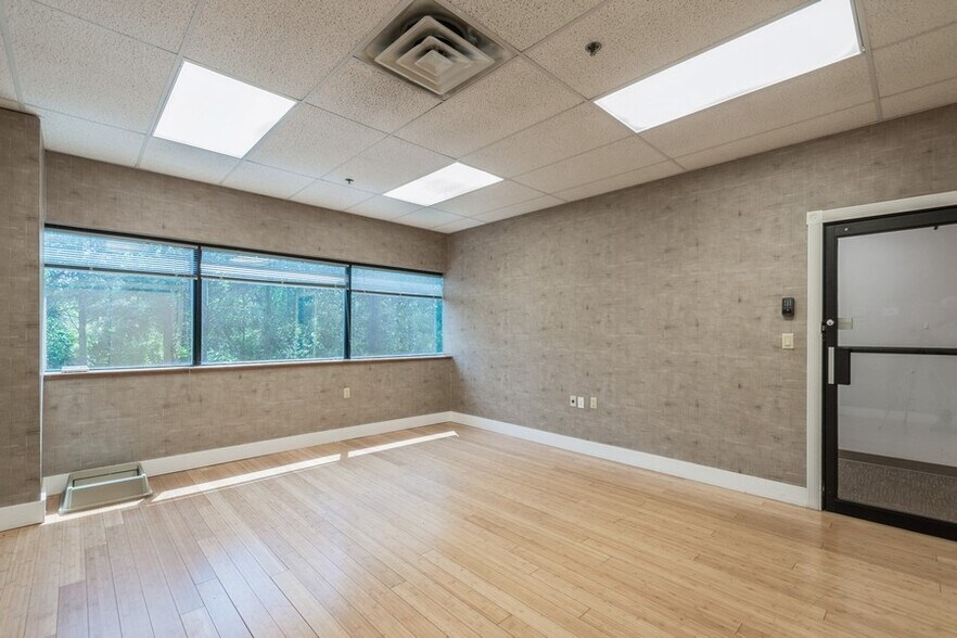 More Photos Of 3121 US Highway 22, Branchburg Coworking Space