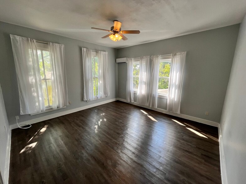 More Photos Of 1318 Willow, San Antonio Apartments For Sale