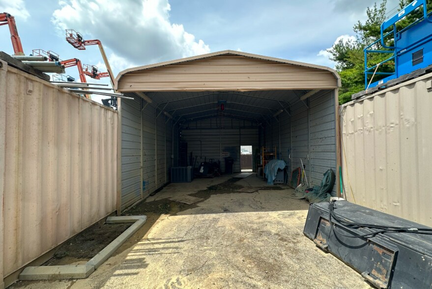 More Photos Of 125 Citycentre Dr, Cincinnati Industrial For Lease