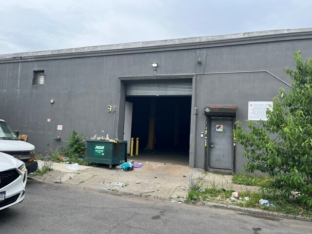 More Photos Of 634 Berriman St, Brooklyn Warehouse For Lease