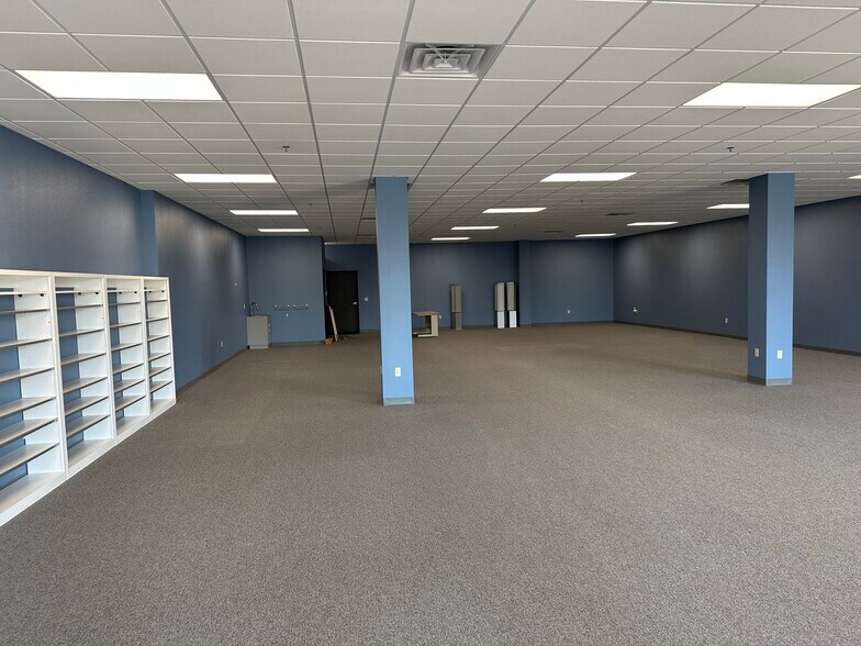 More Photos Of 1000 W Wisconsin Ave, Appleton Unknown For Lease
