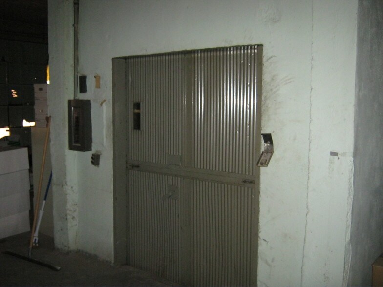 More Photos Of 922 Oak St, Kansas City Office For Sale