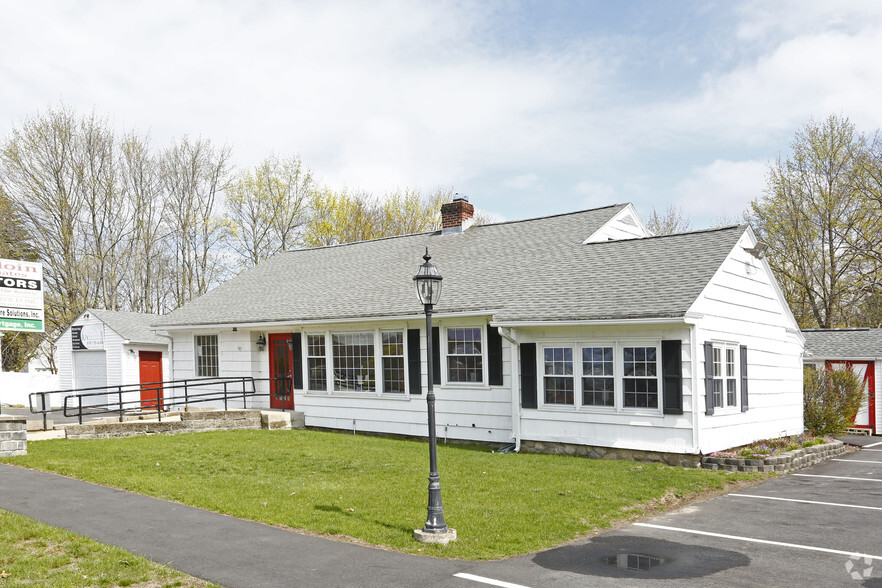 Primary Photo Of 1565 Lakeview Ave, Dracut Office For Lease